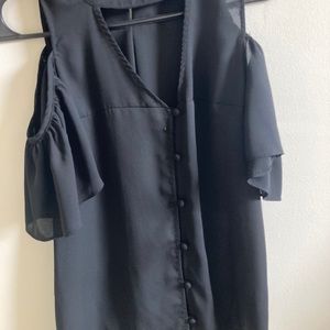 Blouse with buttons